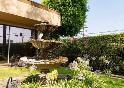 The fountain in the garden of Valley Palms